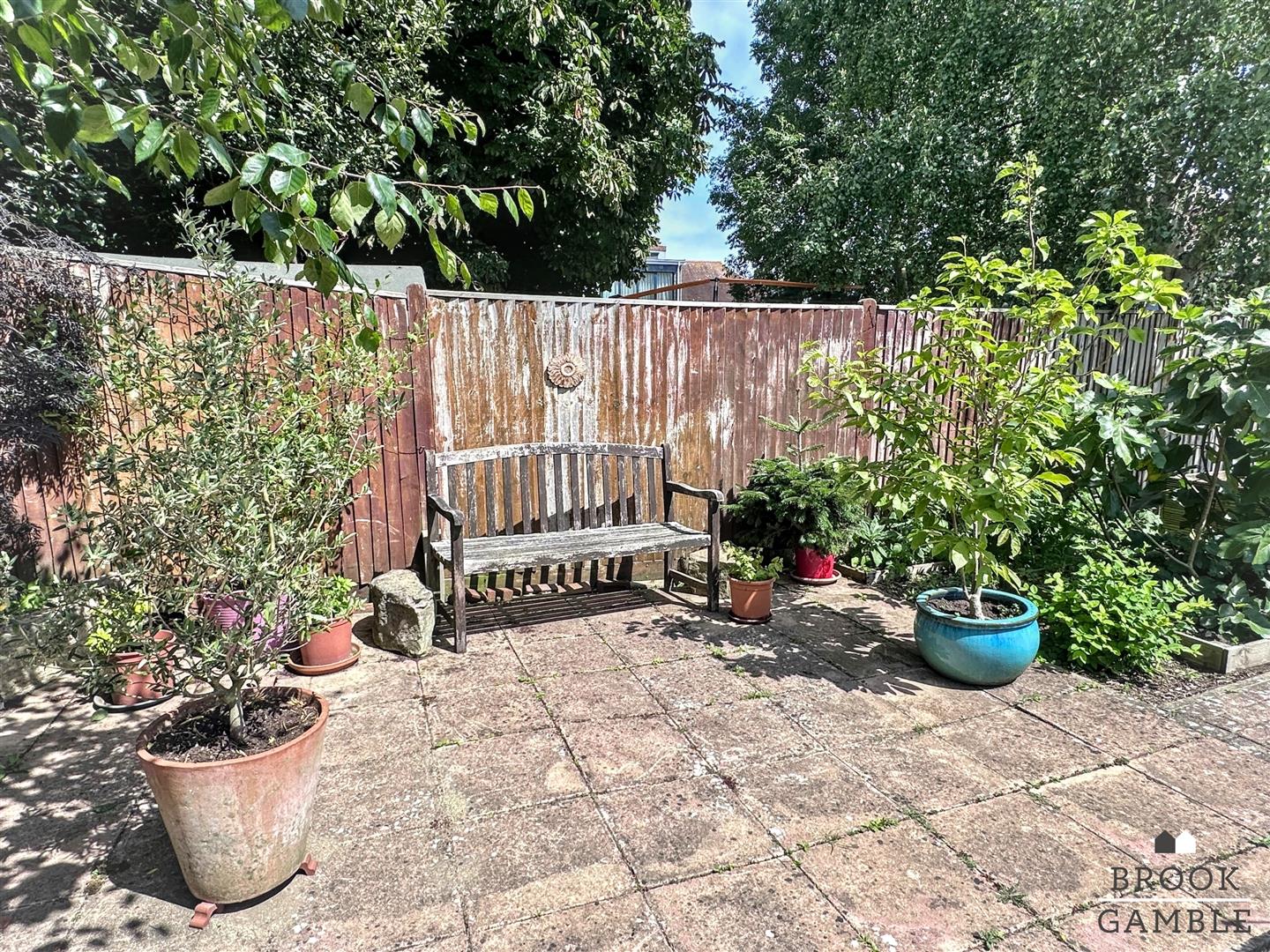 4 Bedroom House - Semi-Detached. Central Avenue in Eastbourne, East Sussex 30